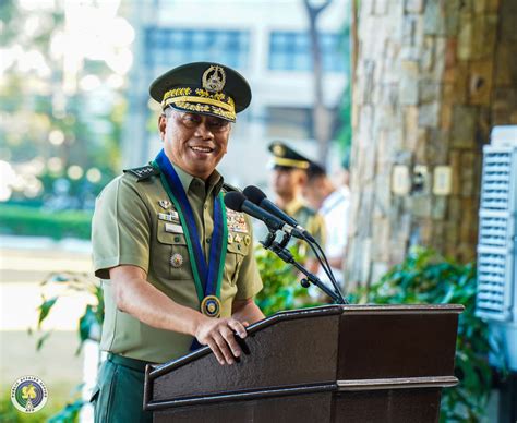 CSAFP honors SOLCOM Commander, introduces AFP’s new .
